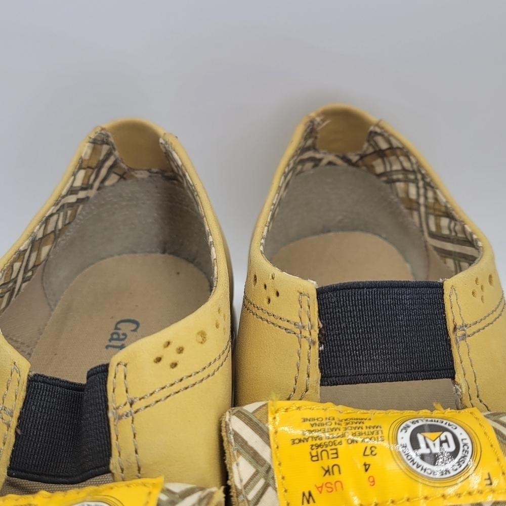 Cat Caterpillar Women's Flat Shoes Size 6 Light Yellow Leather LOAFERS - Picture 9 of 14